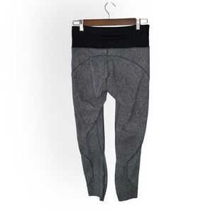 LULULEMON Run the Day 7/8 Tight (25”) in Fractal Dark Starlight Black.